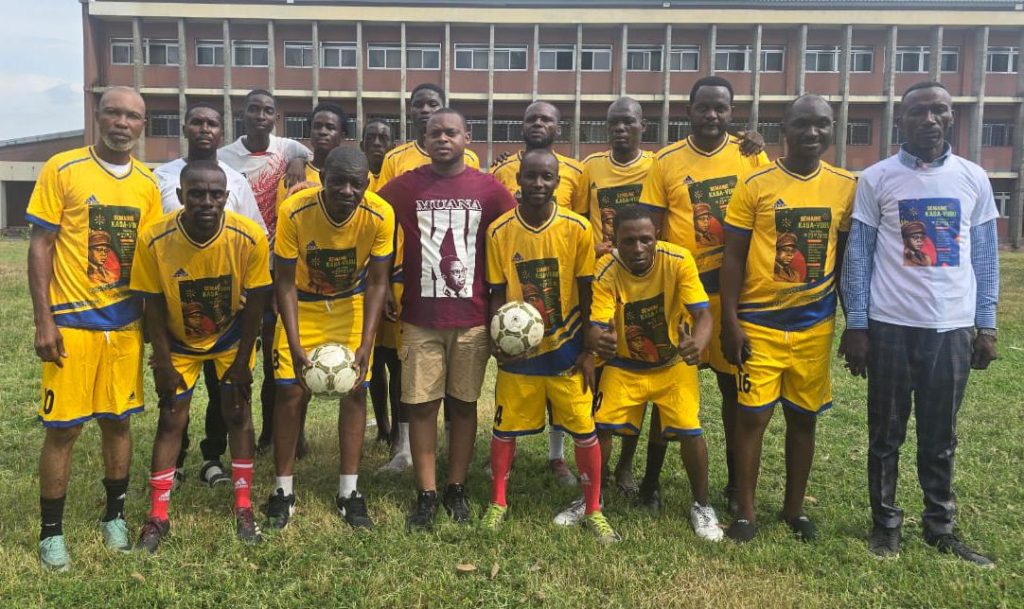 Kasa vubu bomoko news 2-0 vs les anciens joueurs de Kasa vubu
Félicitation kasa vubu bomoko news
Match de solidarité & la clôture de semaine kasa vubu